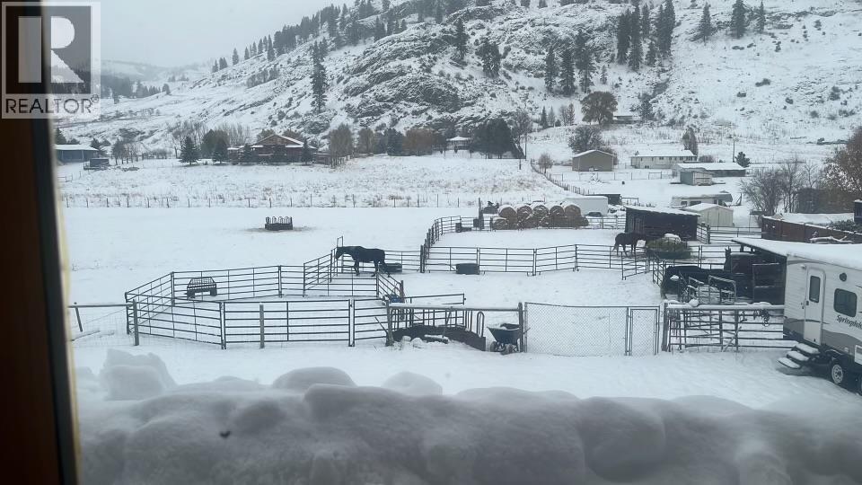 937 Thirteenth Avenue, Midway