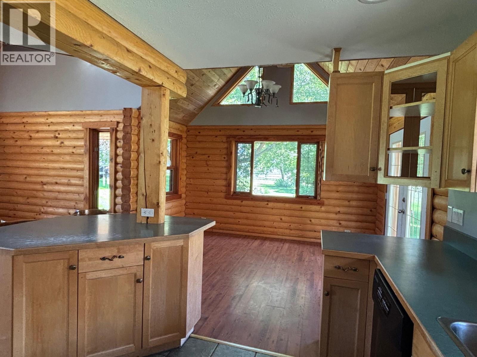 937 Thirteenth Avenue, Midway