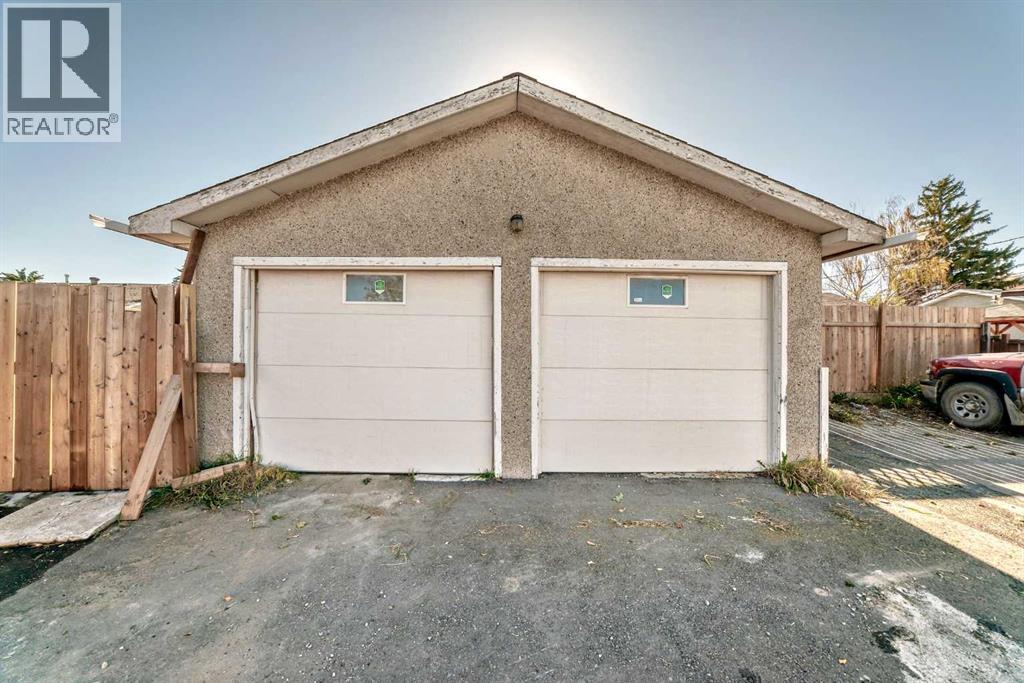 Single Family House Bungalow for Sale in  Valentine Crescent SE Penbrooke Meadows Calgary 