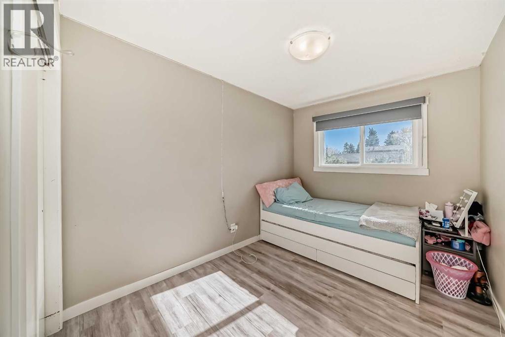 Single Family House Bungalow for Sale in  Valentine Crescent SE Penbrooke Meadows Calgary 