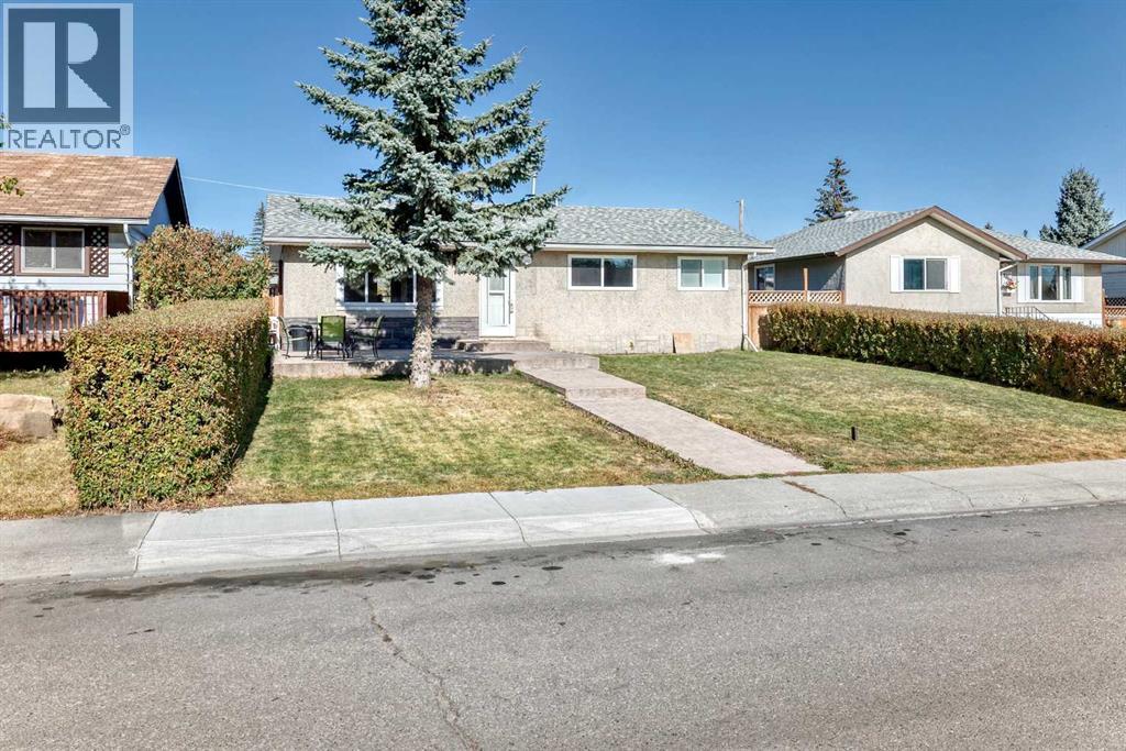 Single Family House Bungalow for Sale in  Valentine Crescent SE Penbrooke Meadows Calgary 