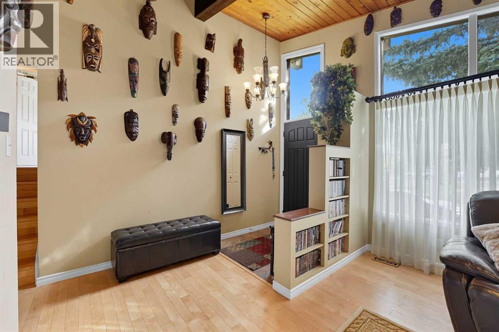 Single Family House 4 Level for Sale in  Braemar Place SW Braeside Calgary 