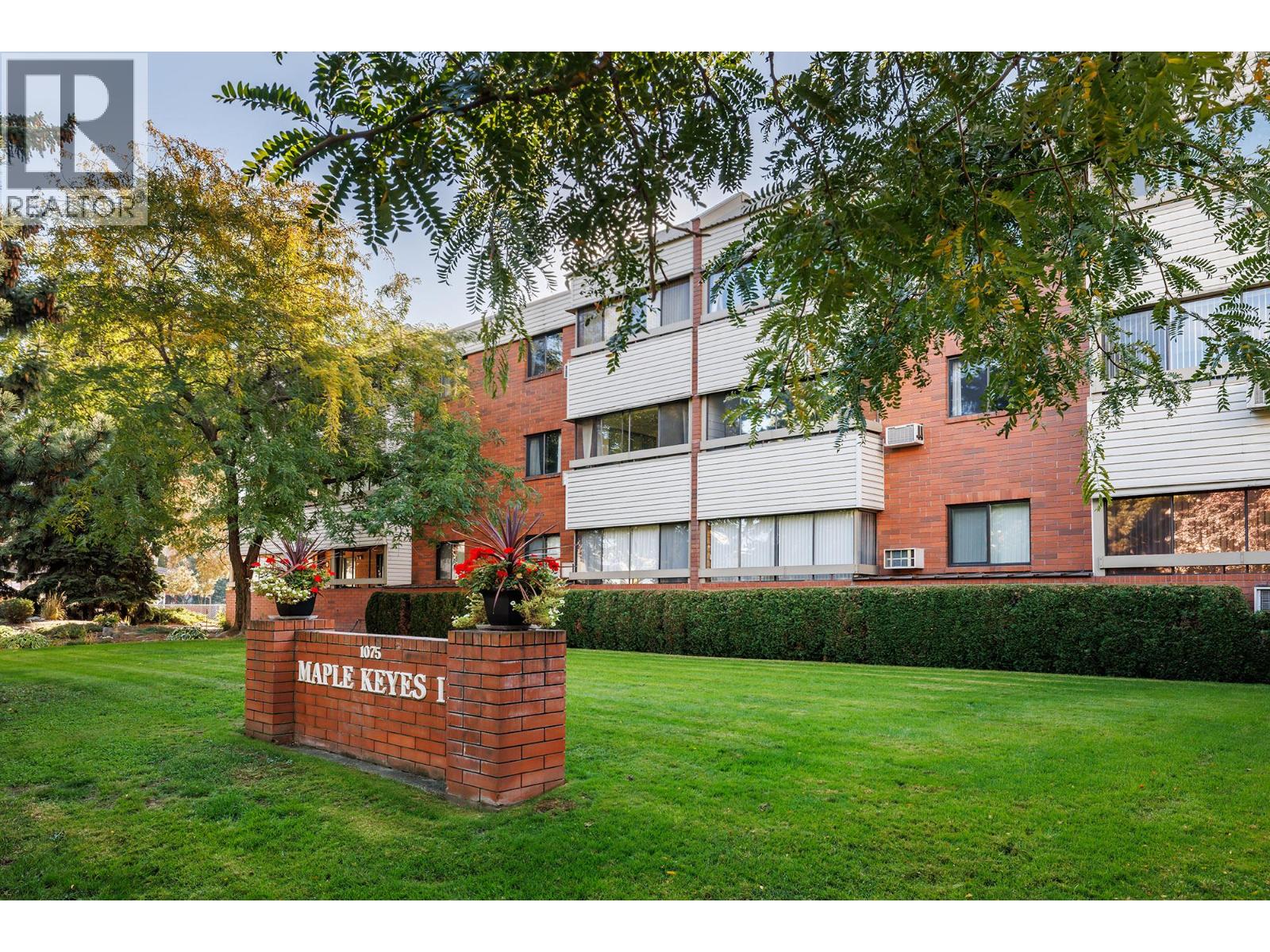 301 1075 Bernard Avenue, Kelowna
