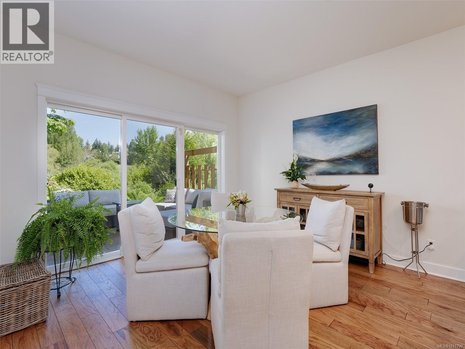  569 Caselton Place, Saanich
