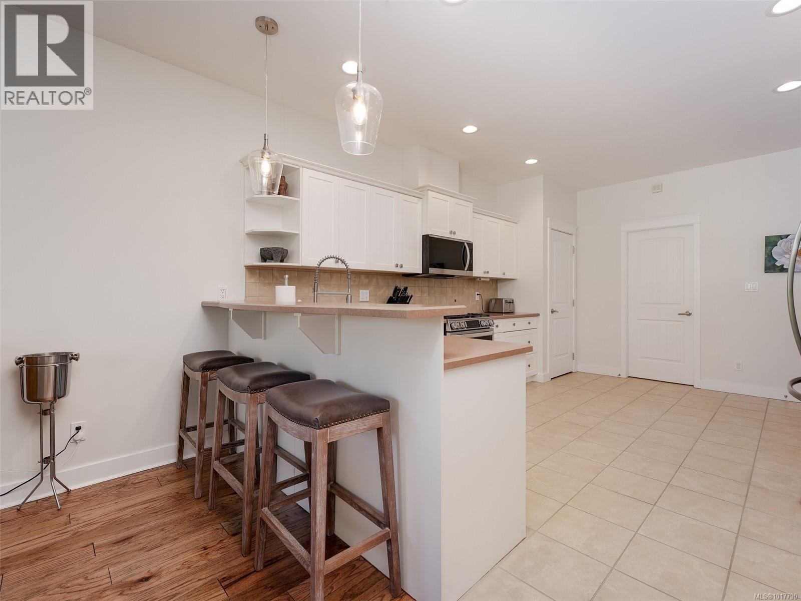  569 Caselton Place, Saanich