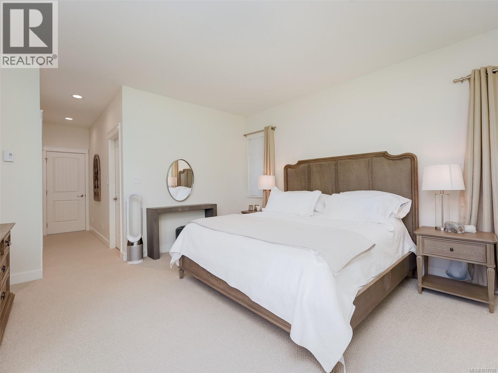  569 Caselton Place, Saanich