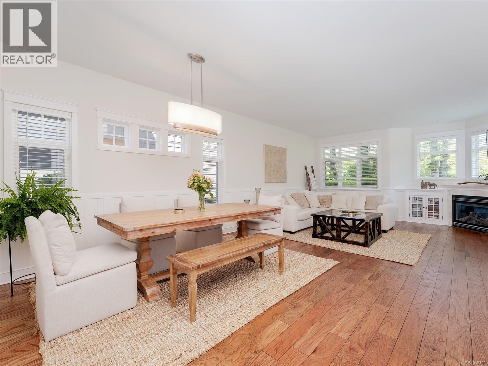  569 Caselton Place, Saanich