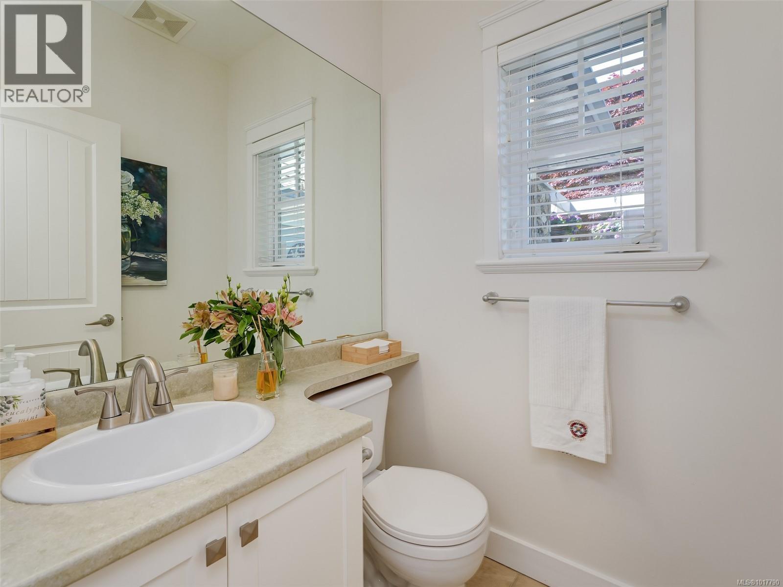  569 Caselton Place, Saanich