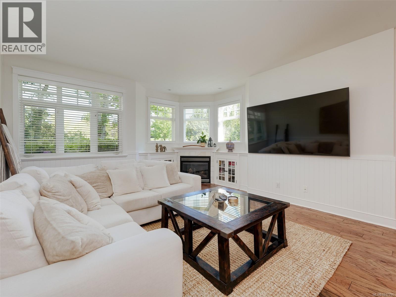  569 Caselton Place, Saanich