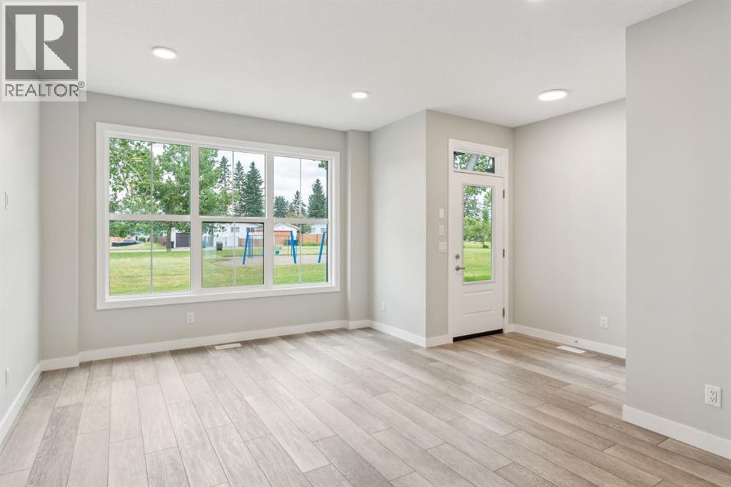 Single Family House for Sale in  Alderwood Close SE Acadia Calgary 