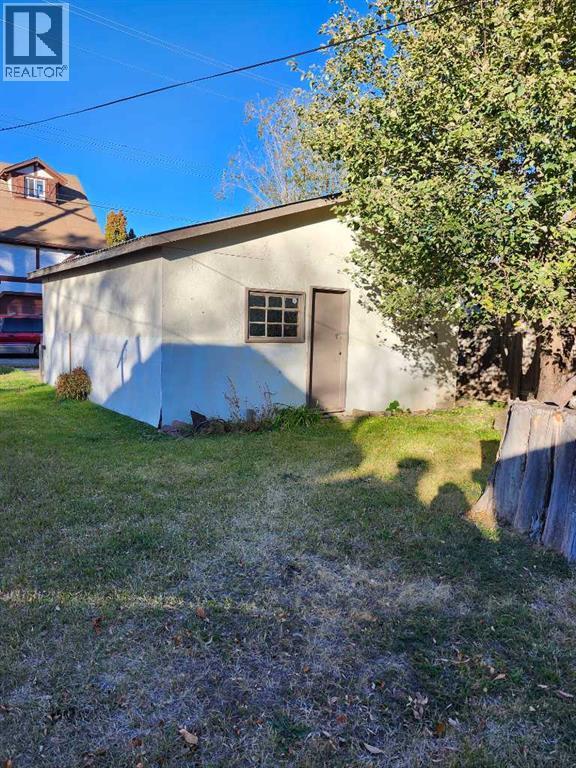 Single Family House Bungalow for Sale in   Avenue S Victoria Park Lethbridge 