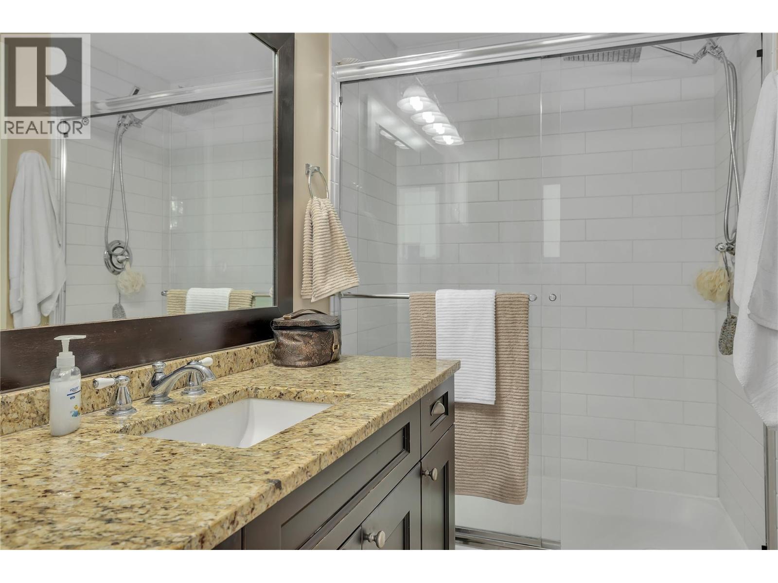 3203 4036 Pritchard Drive North, West Kelowna