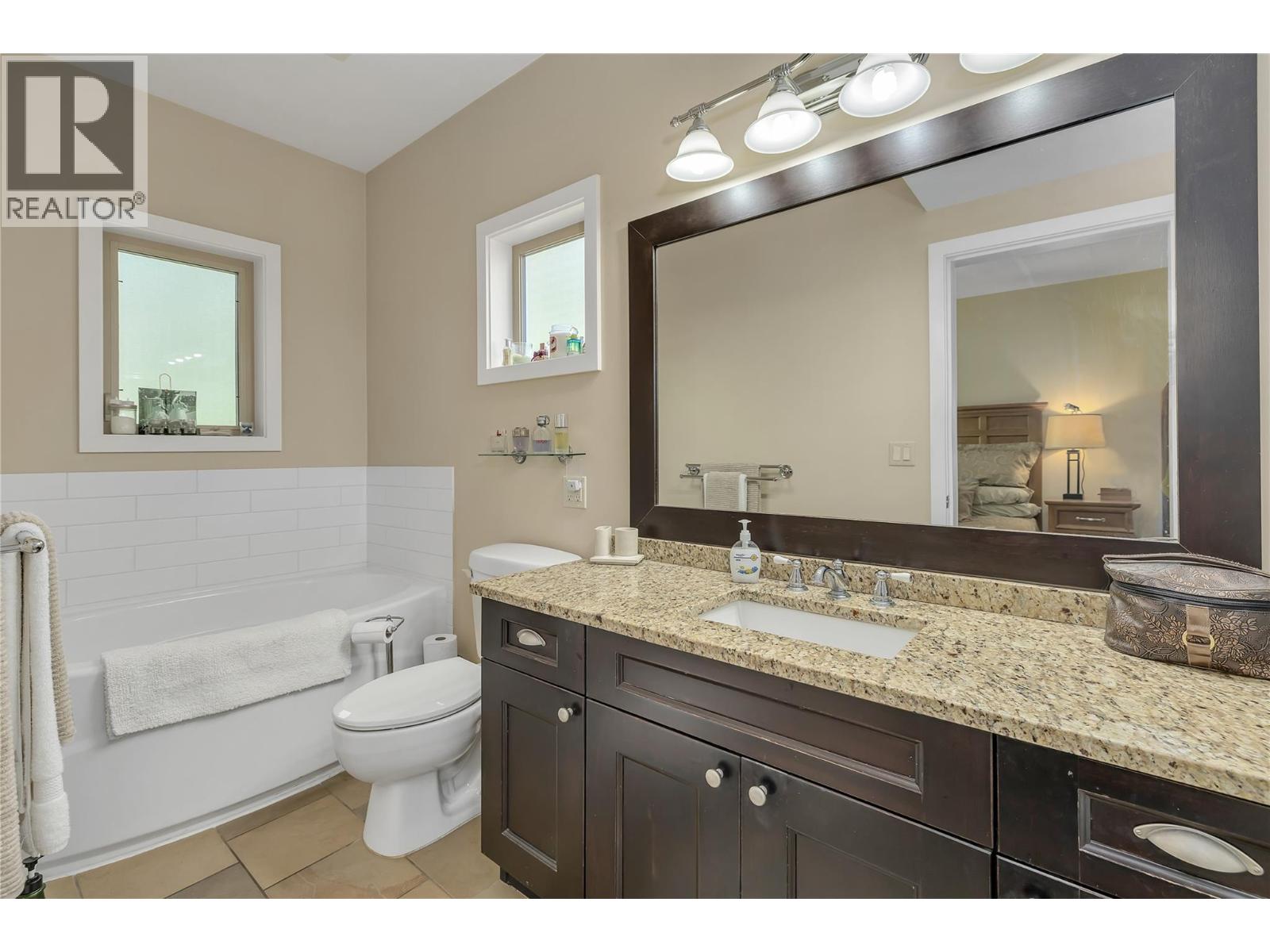 3203 4036 Pritchard Drive North, West Kelowna
