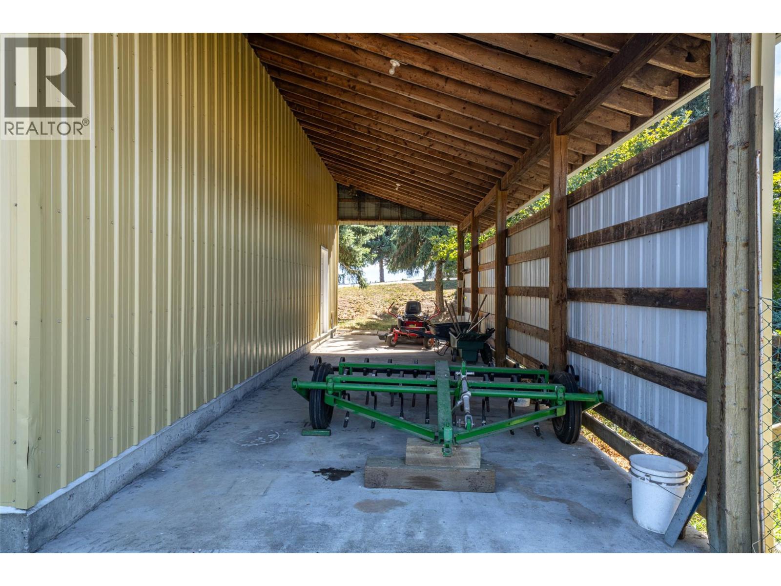  683 Clinton Road, Spallumcheen