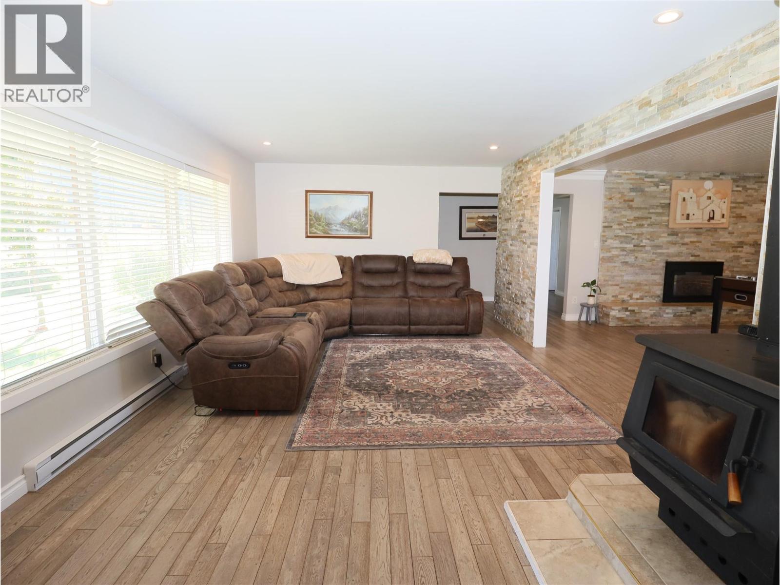 5015 SIMINOFF Road, Grand Forks