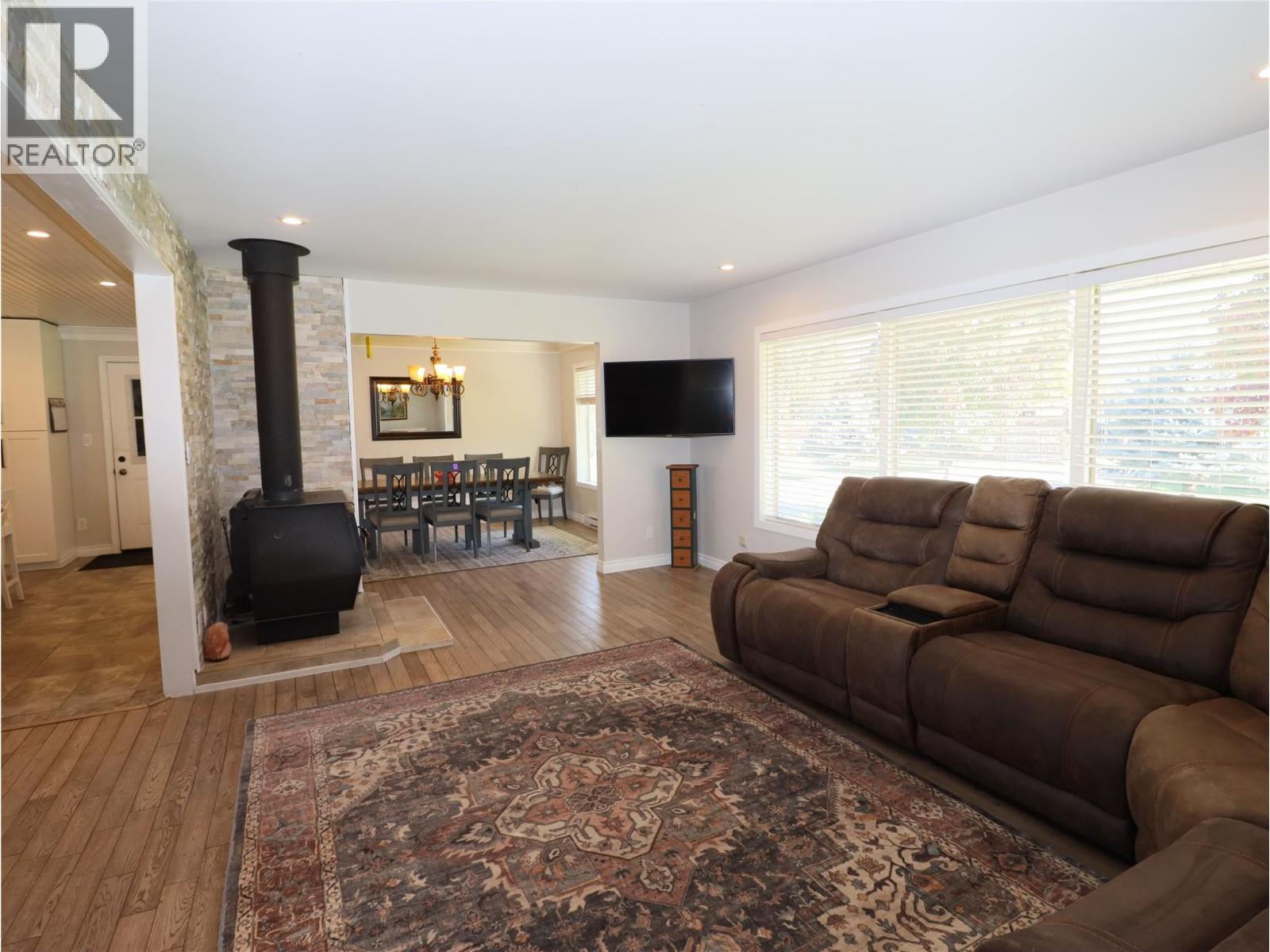 5015 SIMINOFF Road, Grand Forks