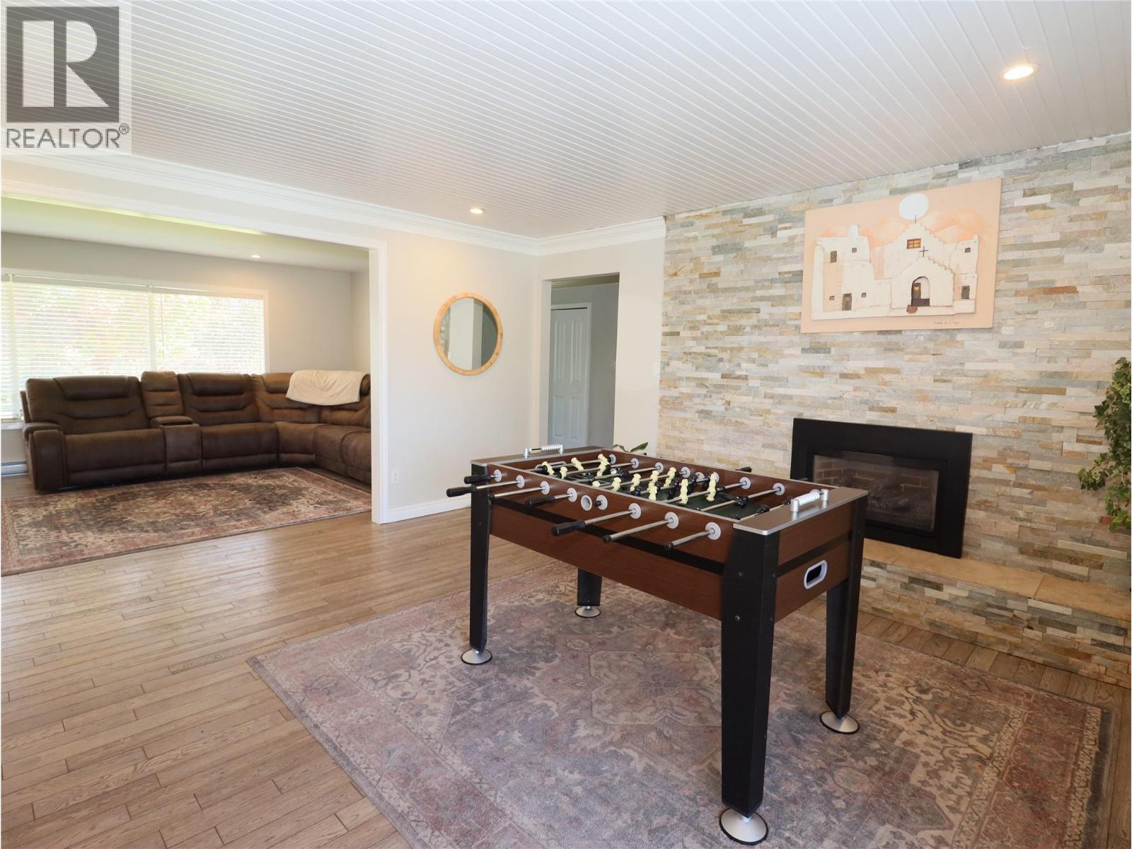 5015 SIMINOFF Road, Grand Forks