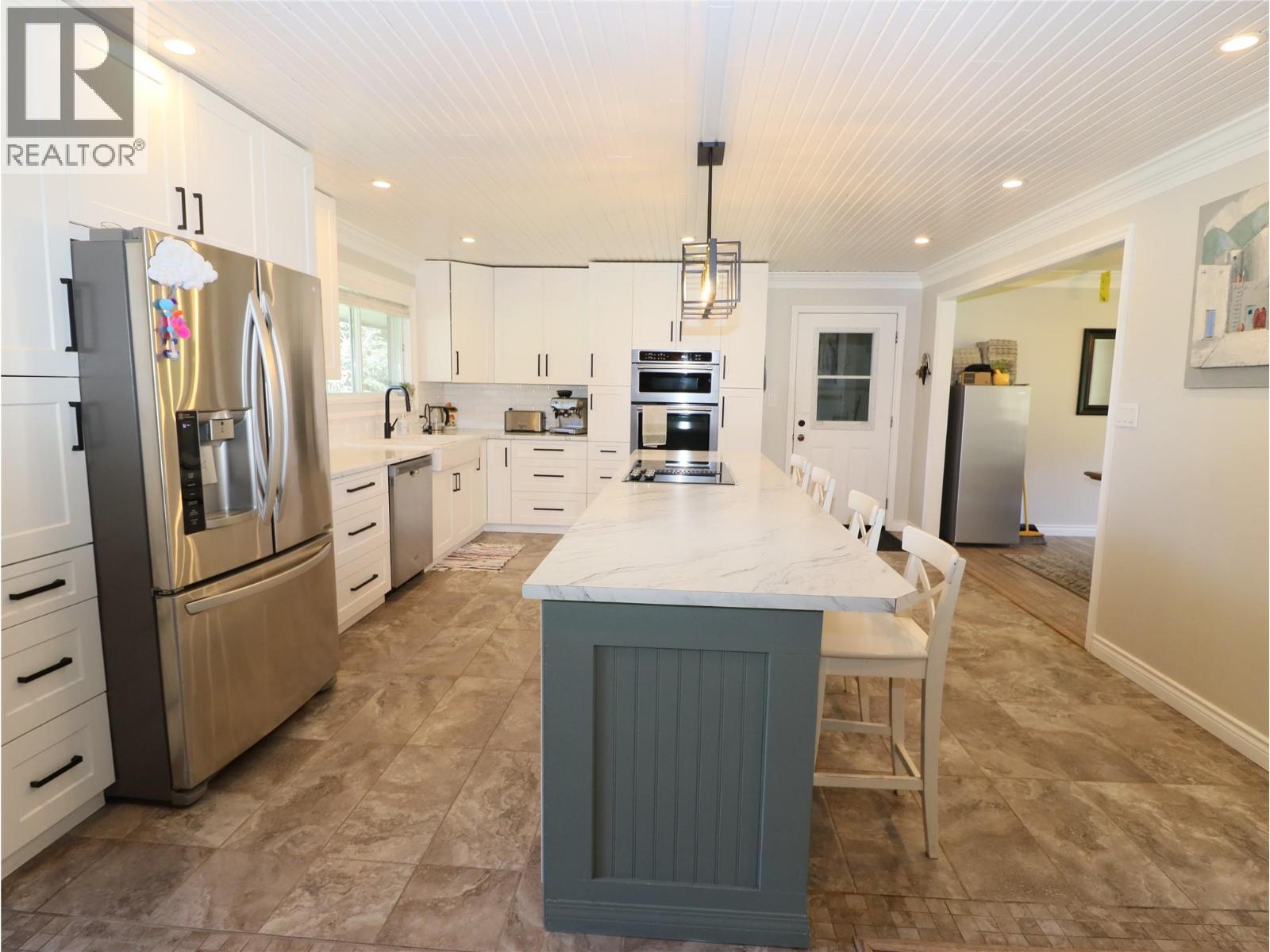 5015 SIMINOFF Road, Grand Forks