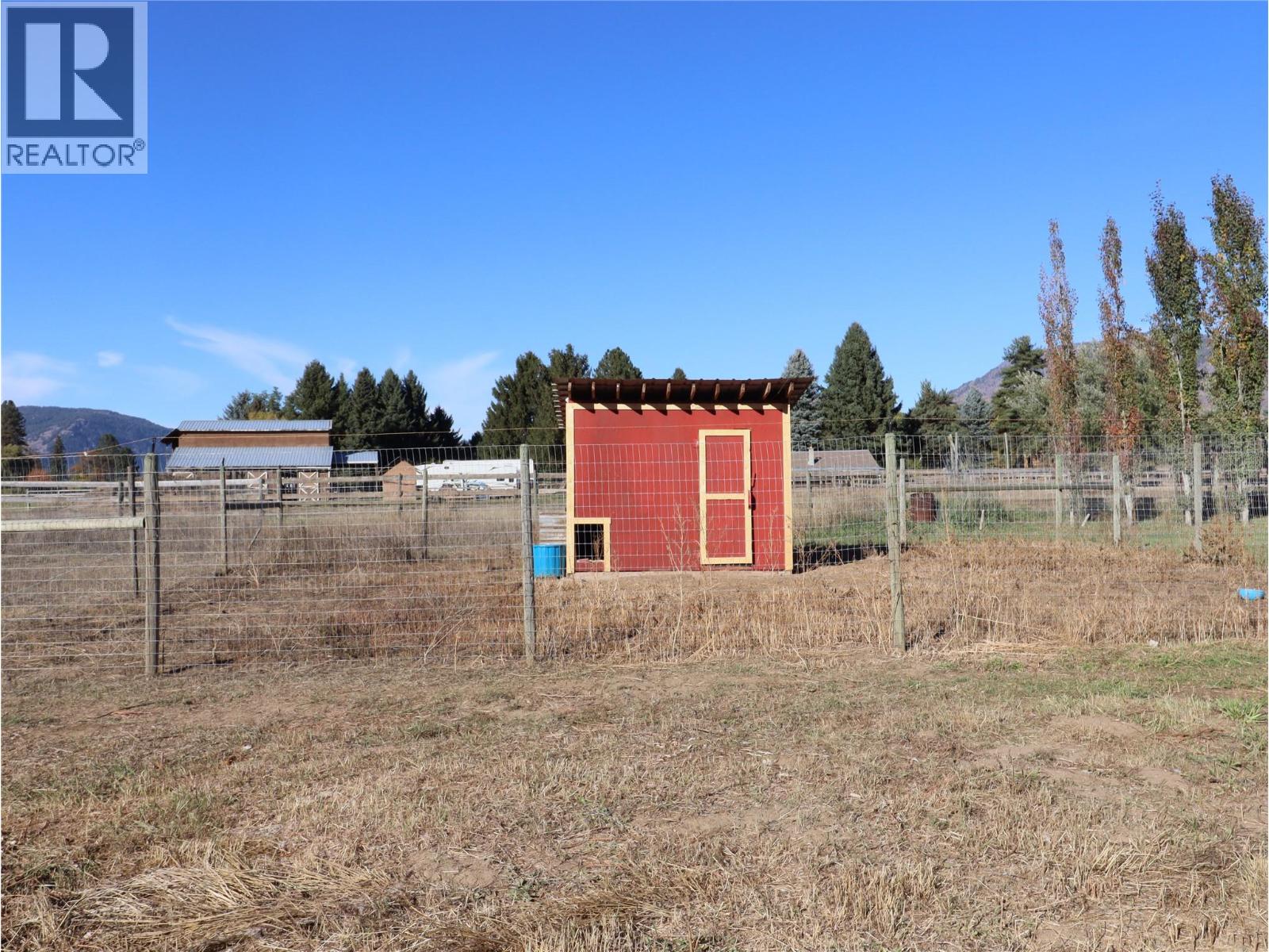 5015 SIMINOFF Road, Grand Forks