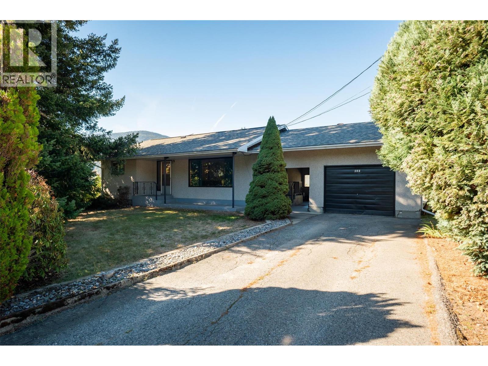 832 Kootenay Road, Castlegar