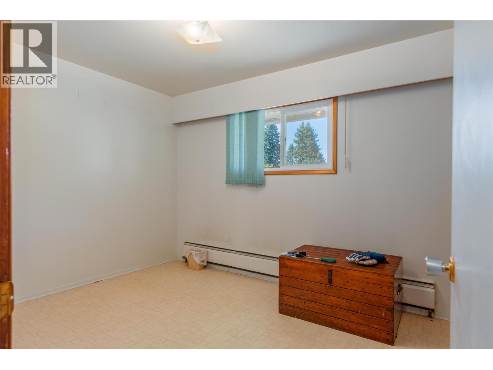 832 Kootenay Road, Castlegar