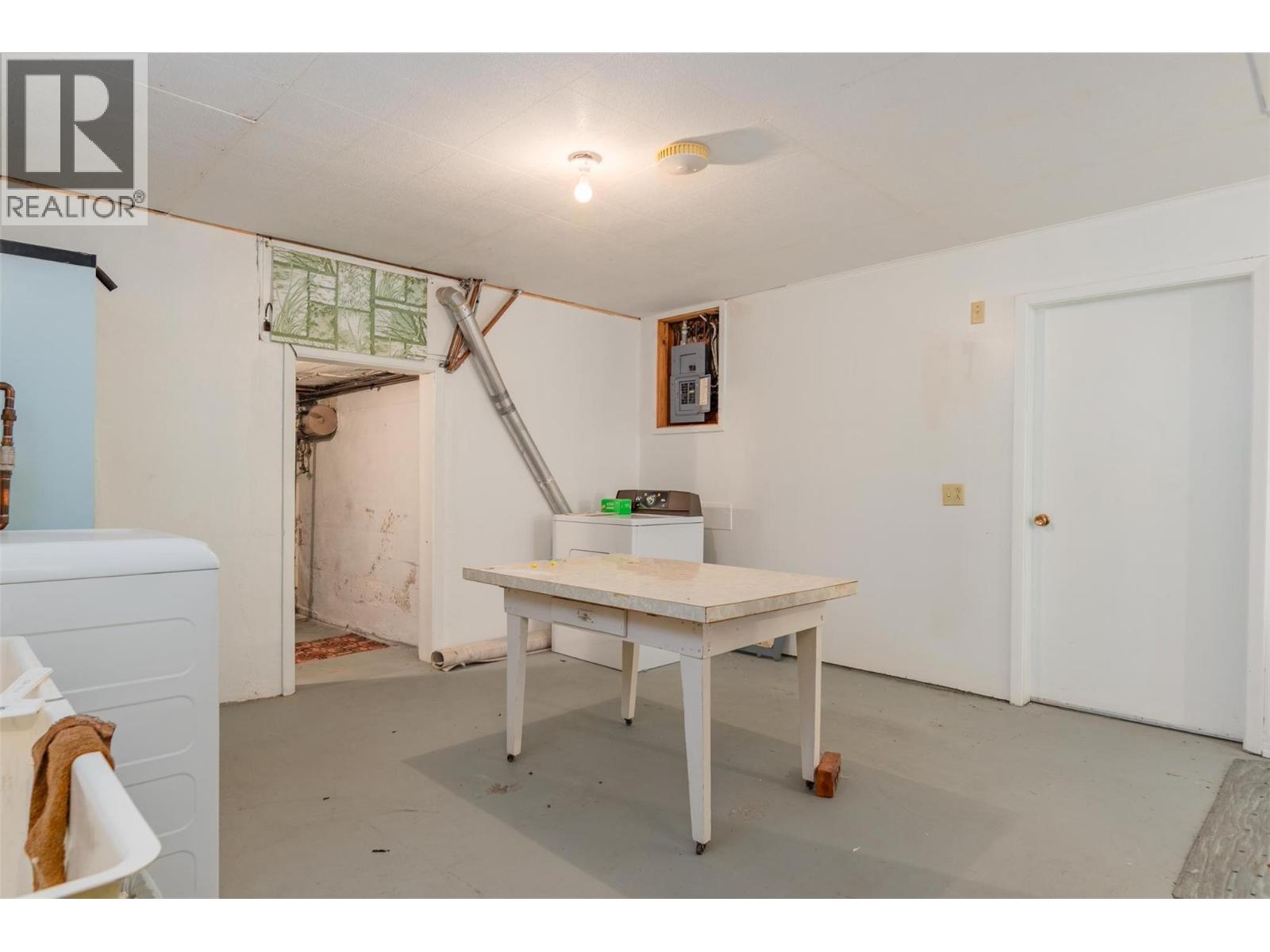 832 Kootenay Road, Castlegar