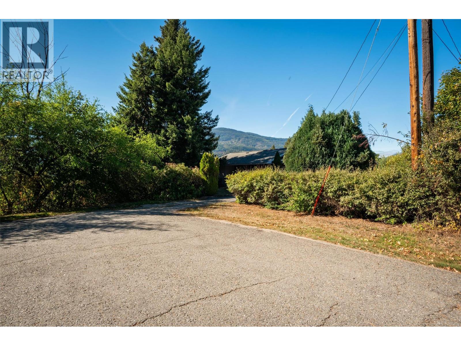 832 Kootenay Road, Castlegar