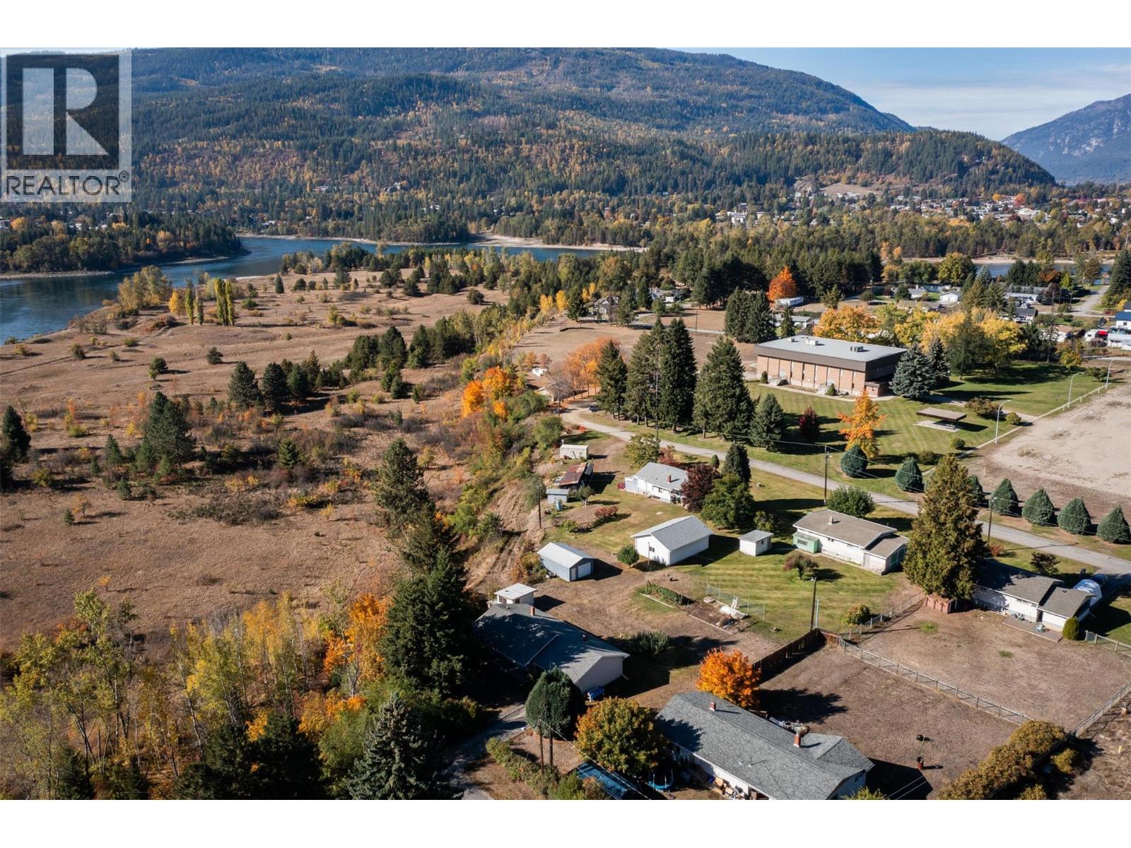 832 Kootenay Road, Castlegar