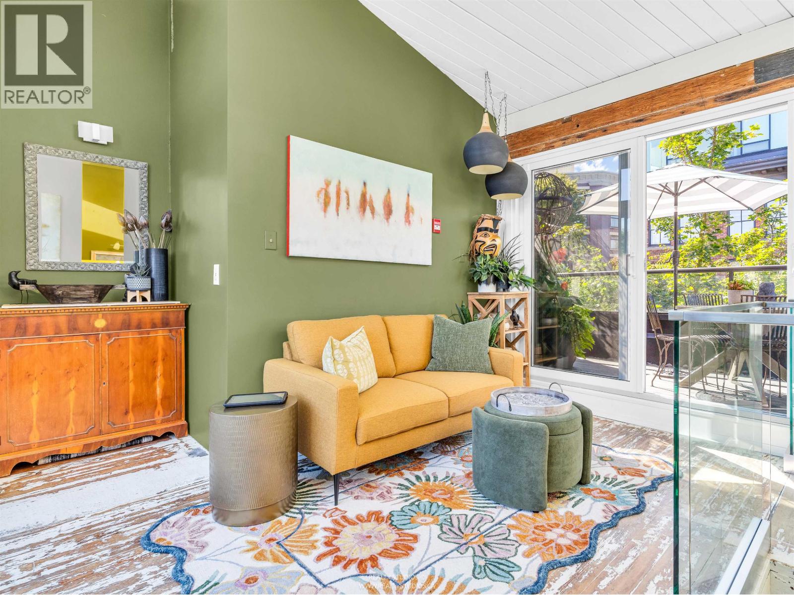 83 ALEXANDER STREET, Vancouver