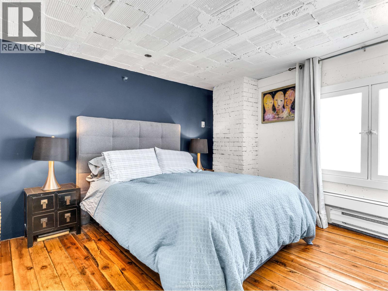 83 ALEXANDER STREET, Vancouver