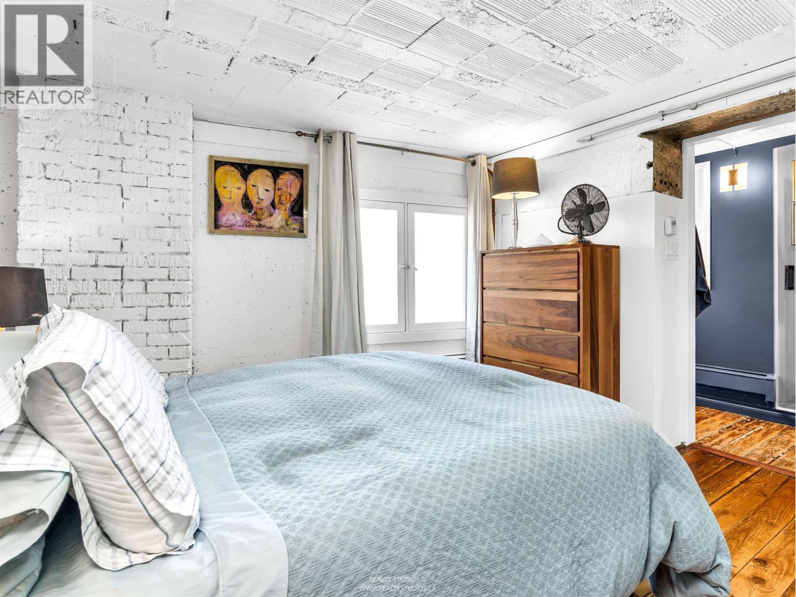 83 ALEXANDER STREET, Vancouver