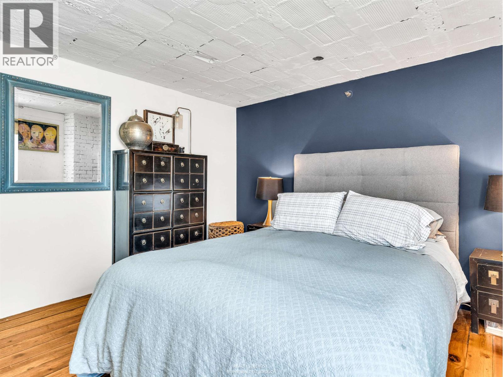 83 ALEXANDER STREET, Vancouver