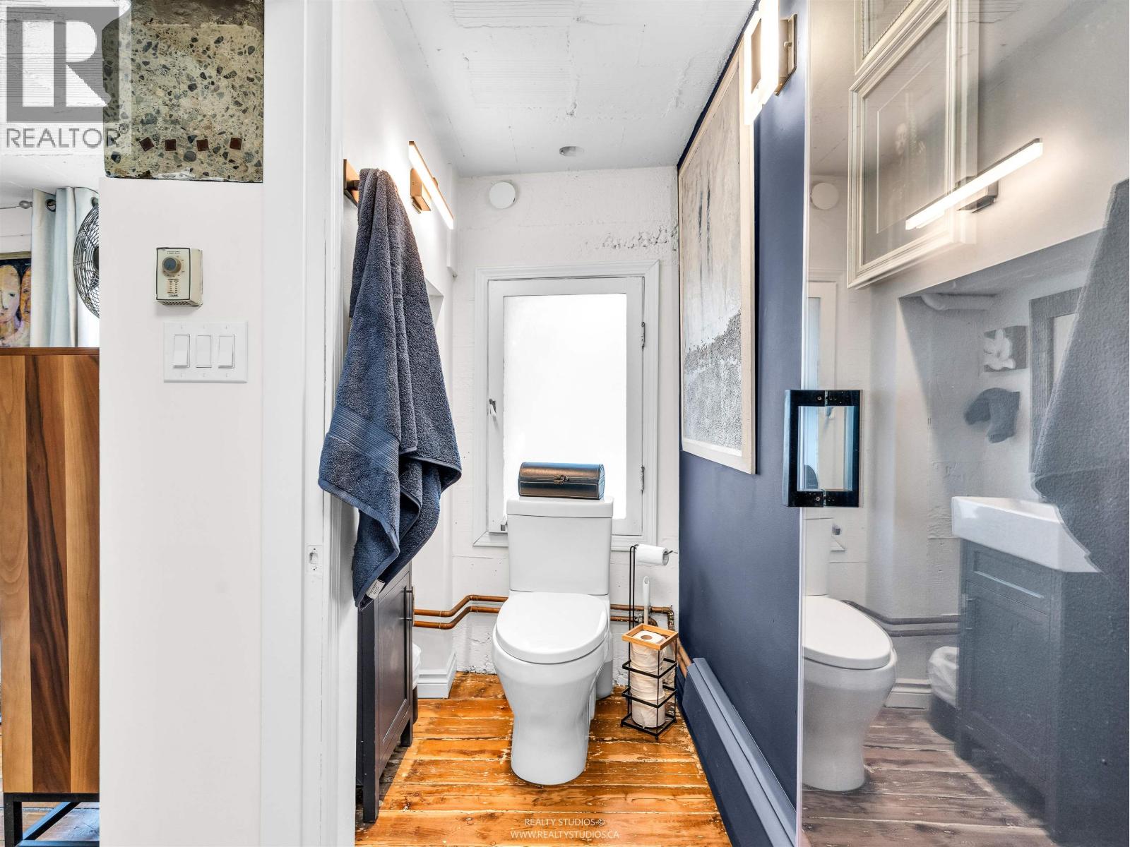 83 ALEXANDER STREET, Vancouver