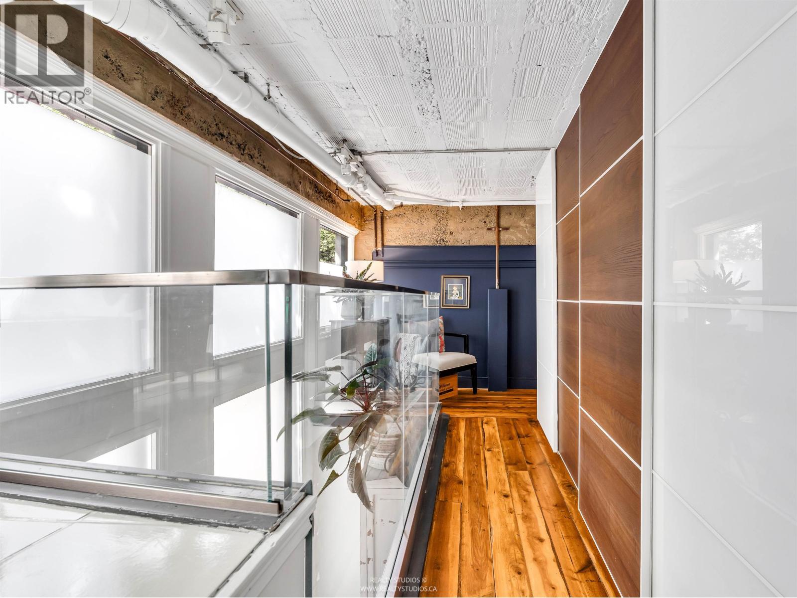 83 ALEXANDER STREET, Vancouver