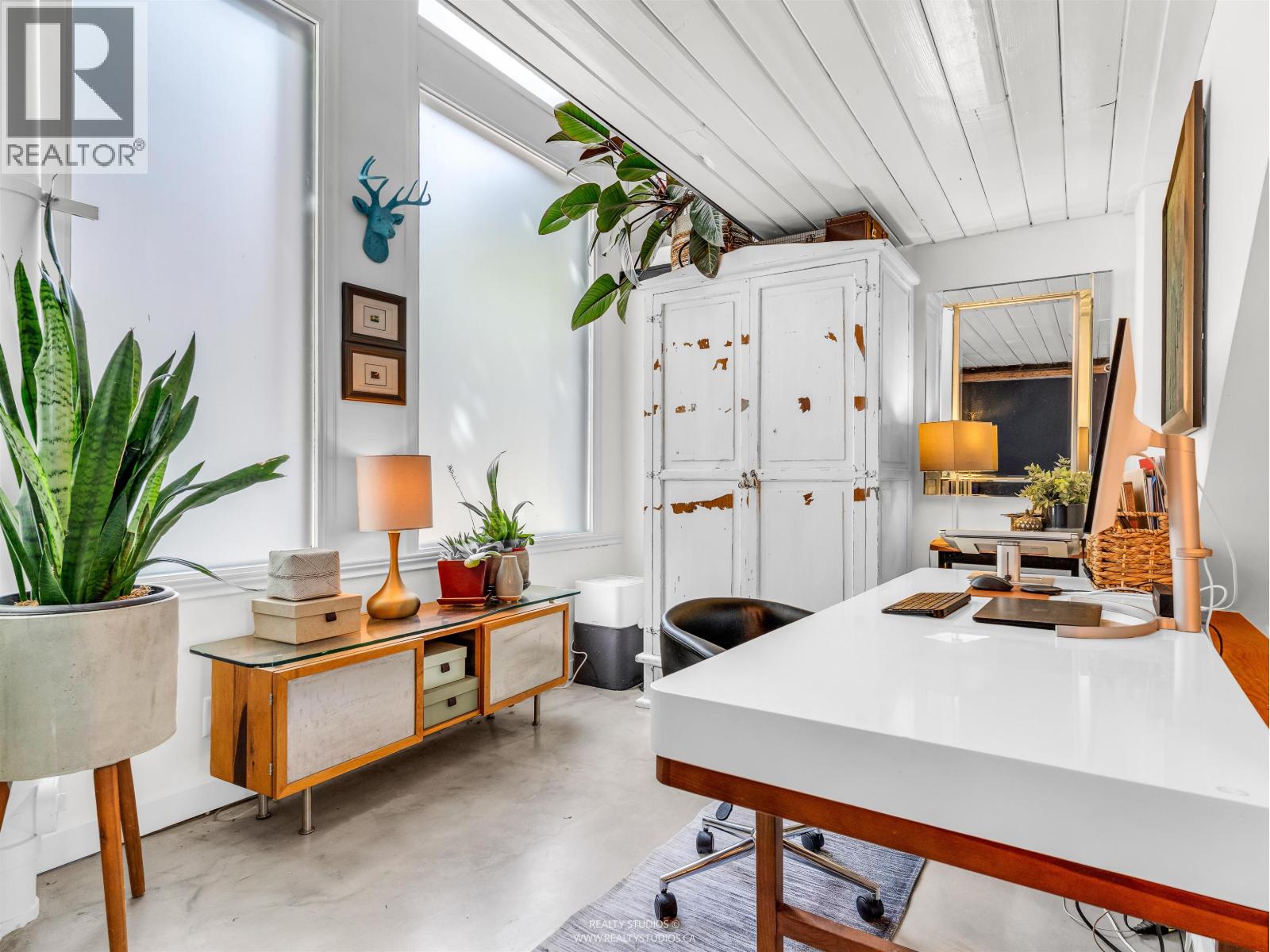 83 ALEXANDER STREET, Vancouver