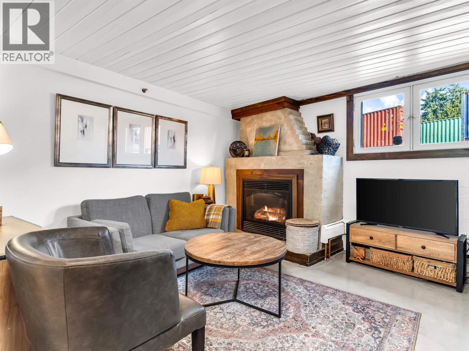 83 ALEXANDER STREET, Vancouver