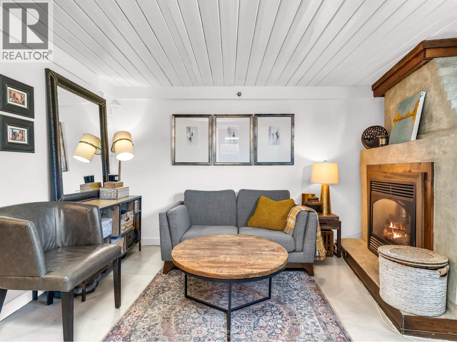 83 ALEXANDER STREET, Vancouver