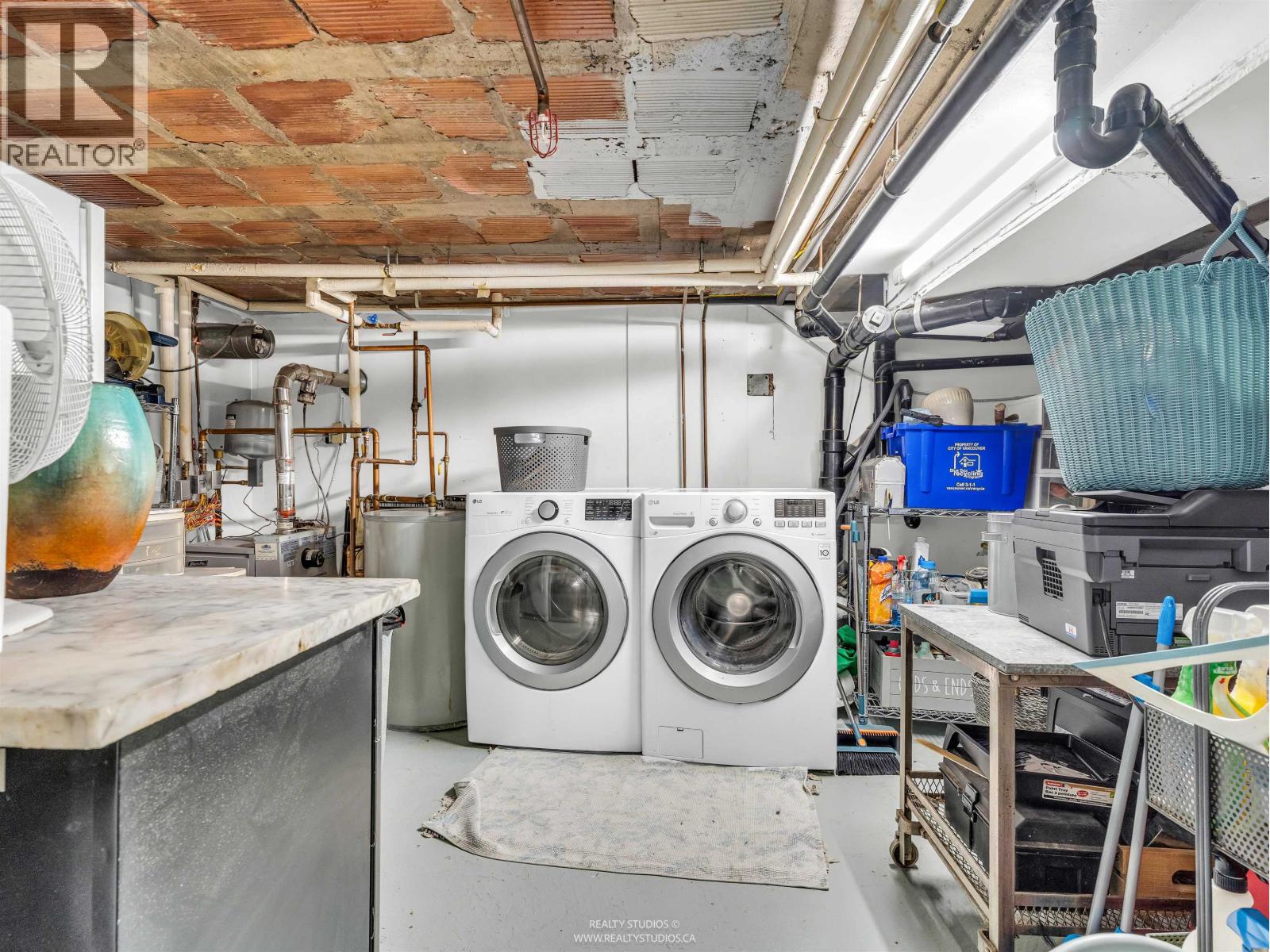 83 ALEXANDER STREET, Vancouver