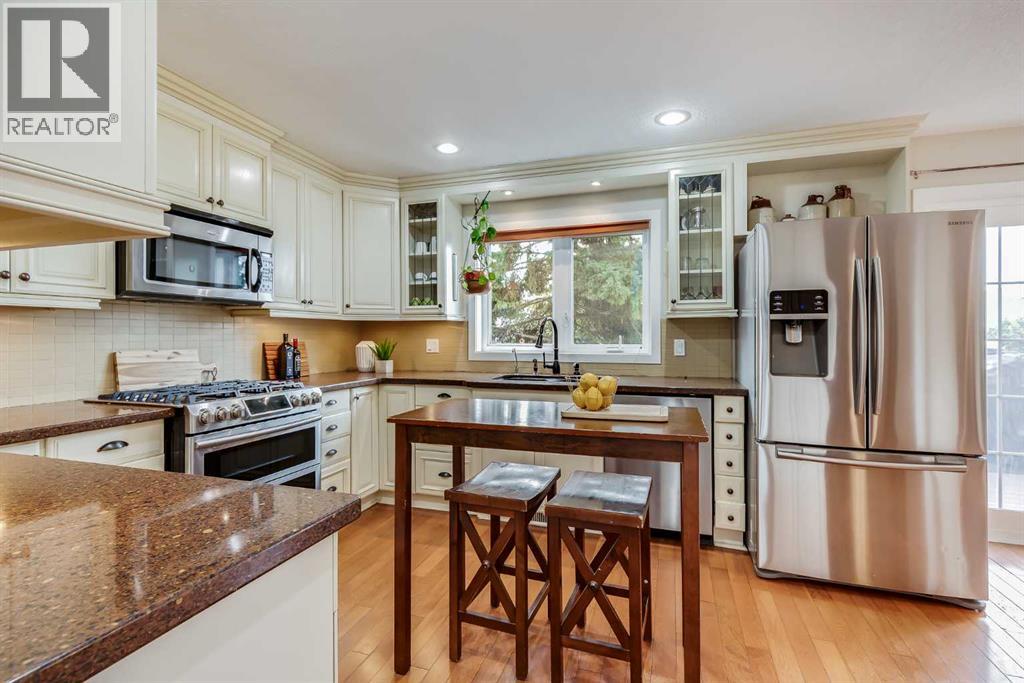 Single Family House for Sale in  Hawkcliff Way NW Hawkwood Calgary 