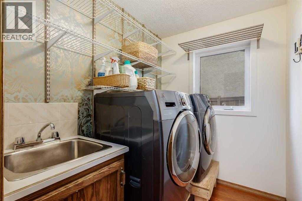 Single Family House for Sale in  Hawkcliff Way NW Hawkwood Calgary 