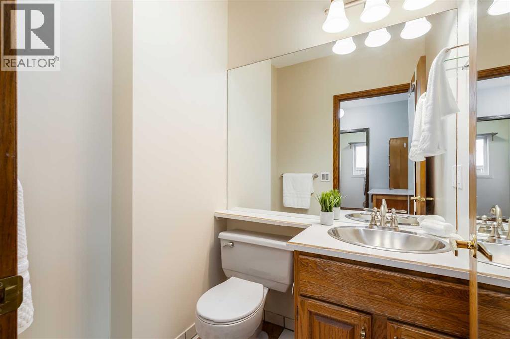 Single Family House for Sale in  Hawkcliff Way NW Hawkwood Calgary 