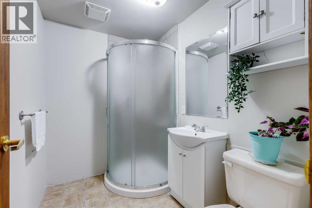Single Family House for Sale in  Hawkcliff Way NW Hawkwood Calgary 