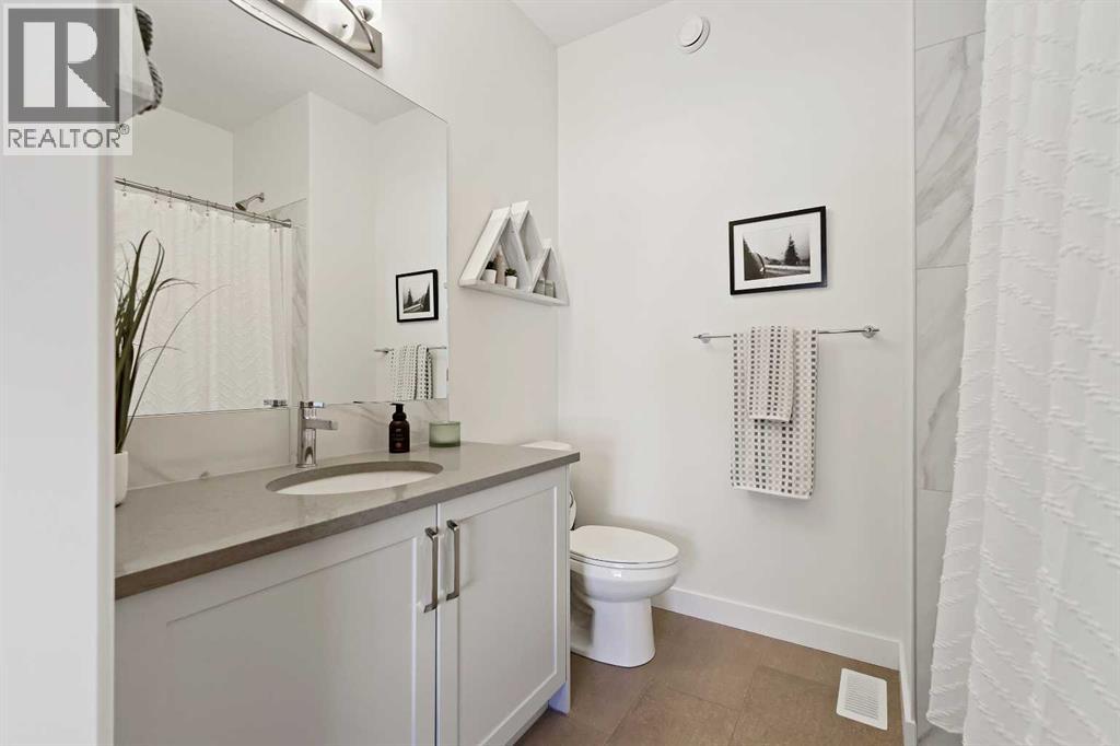 Single Family House for Sale in  Les Jardins Park SE Douglasdale/Glen Calgary 