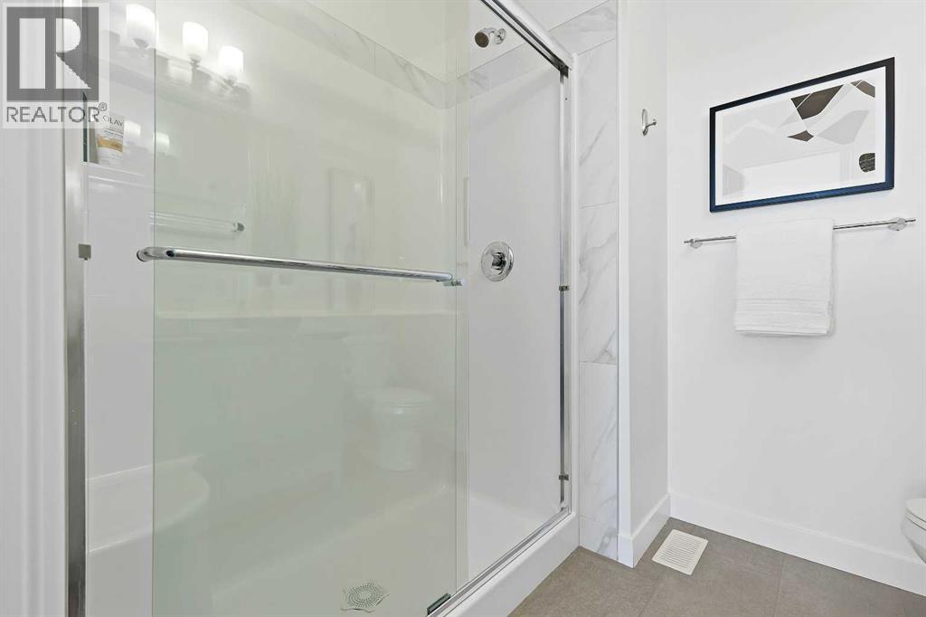 Single Family House for Sale in  Les Jardins Park SE Douglasdale/Glen Calgary 