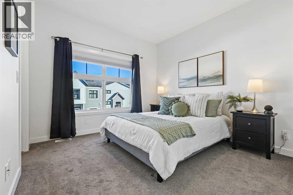 Single Family House for Sale in  Les Jardins Park SE Douglasdale/Glen Calgary 