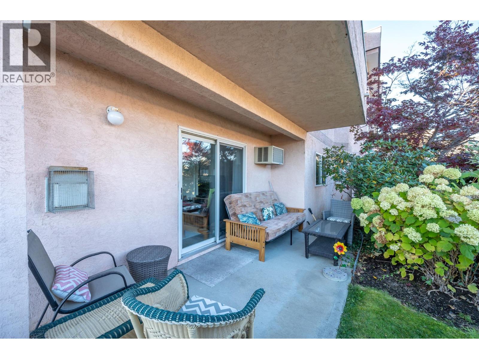 108 8907 Pineo Court, Summerland