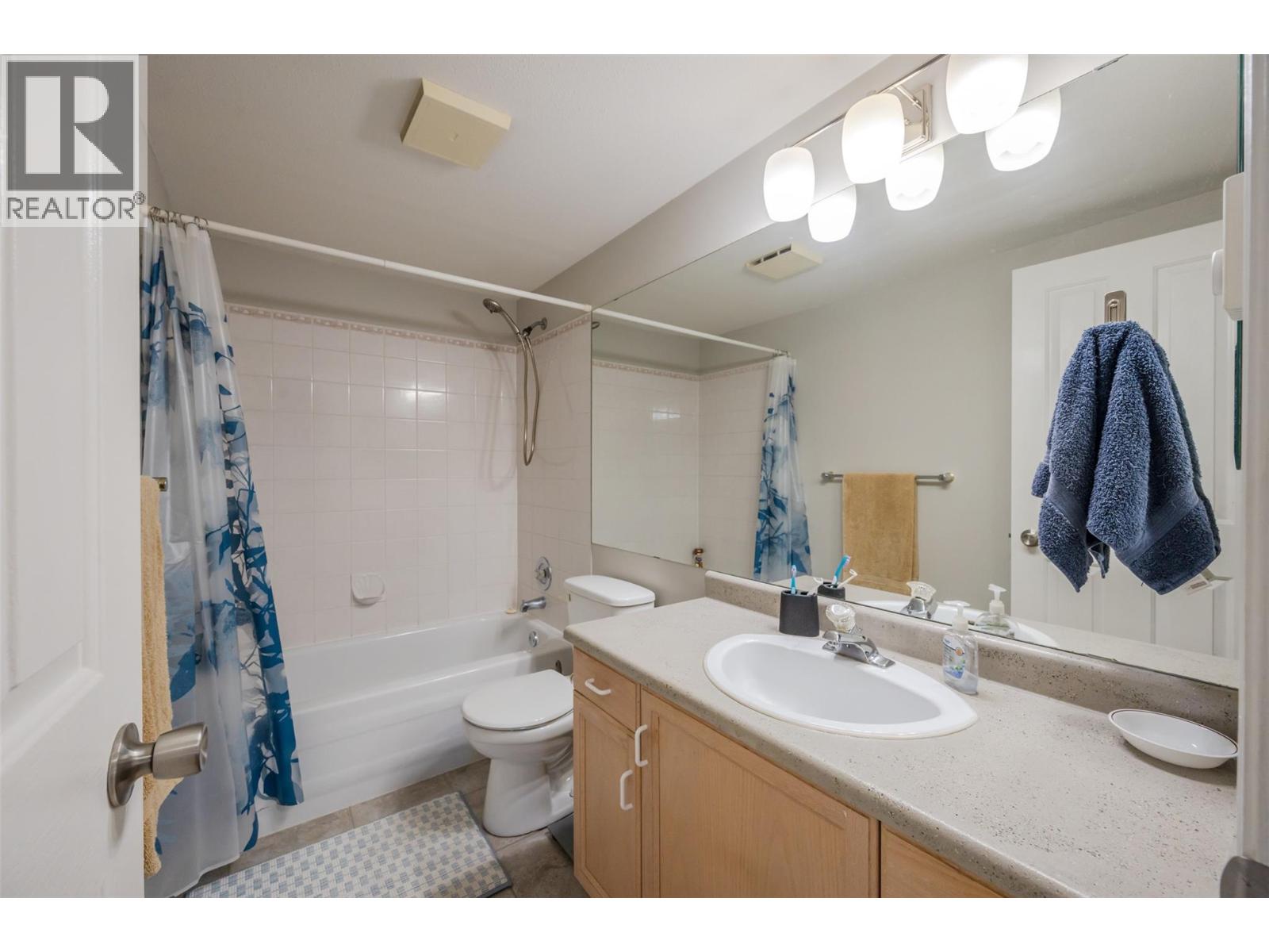 108 8907 Pineo Court, Summerland