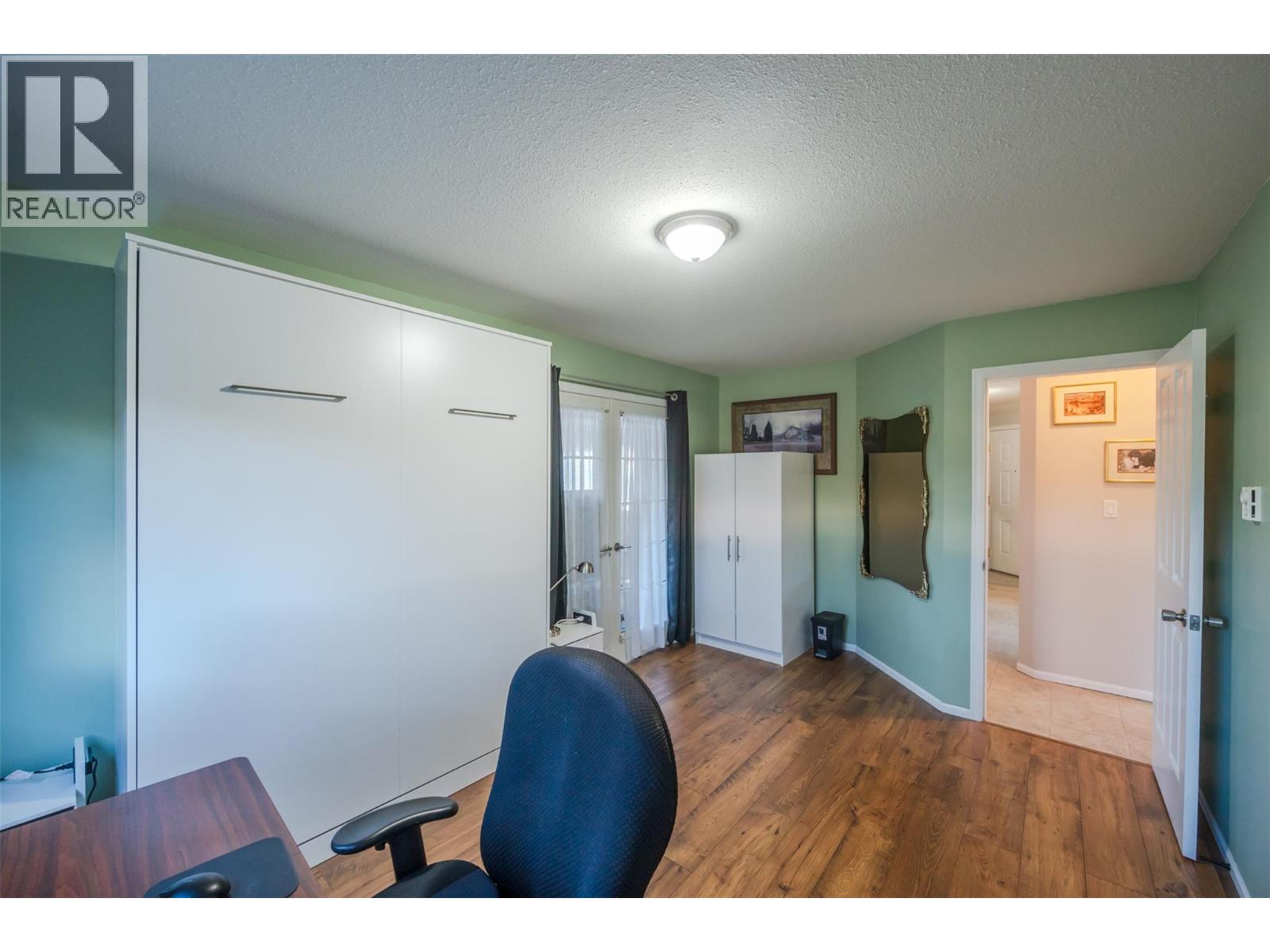 108 8907 Pineo Court, Summerland