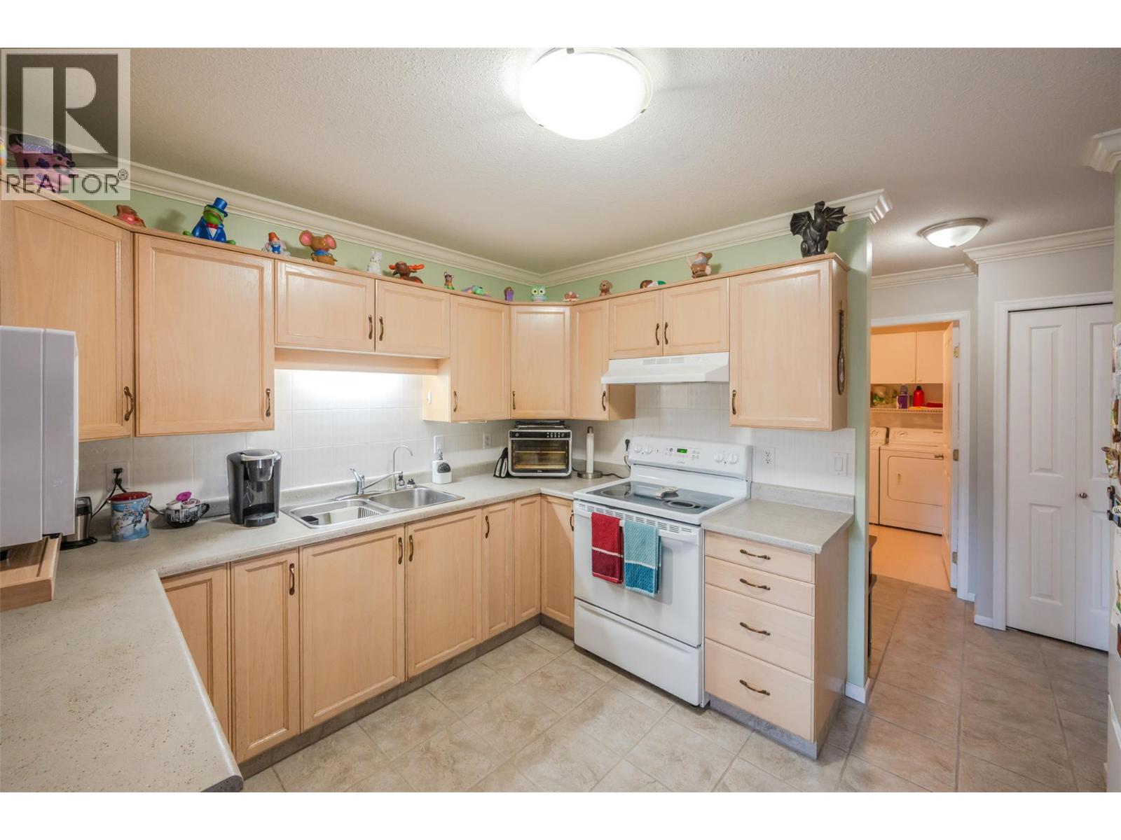 108 8907 Pineo Court, Summerland