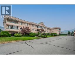 108 8907 Pineo Court, Summerland